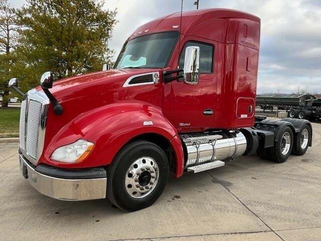 2022 KENWORTH T680 in East Saint Louis, IL