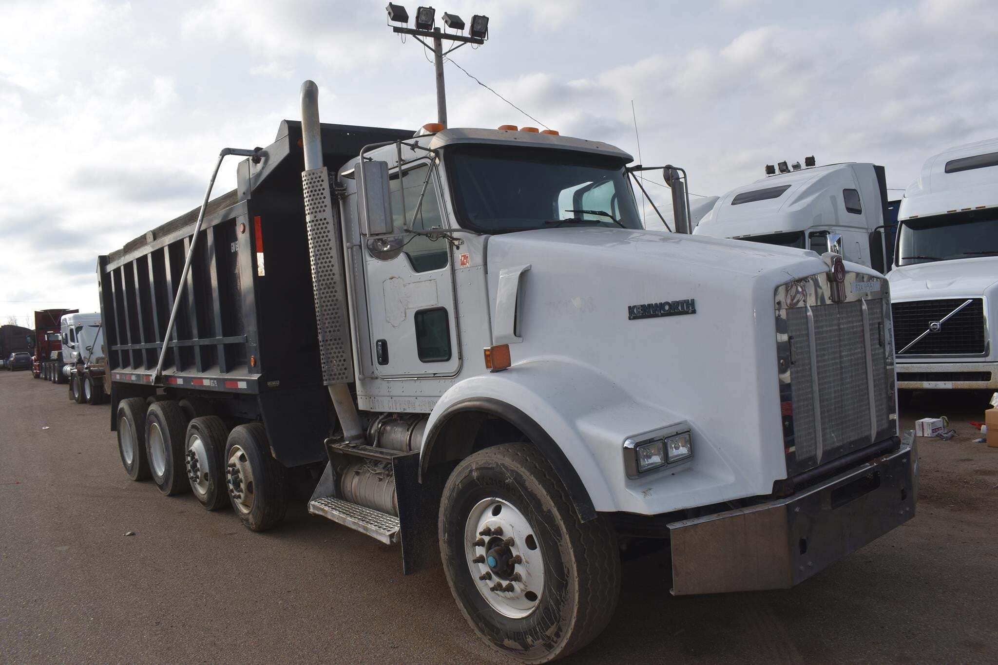 2014 KENWORTH T800 in Covington, TN