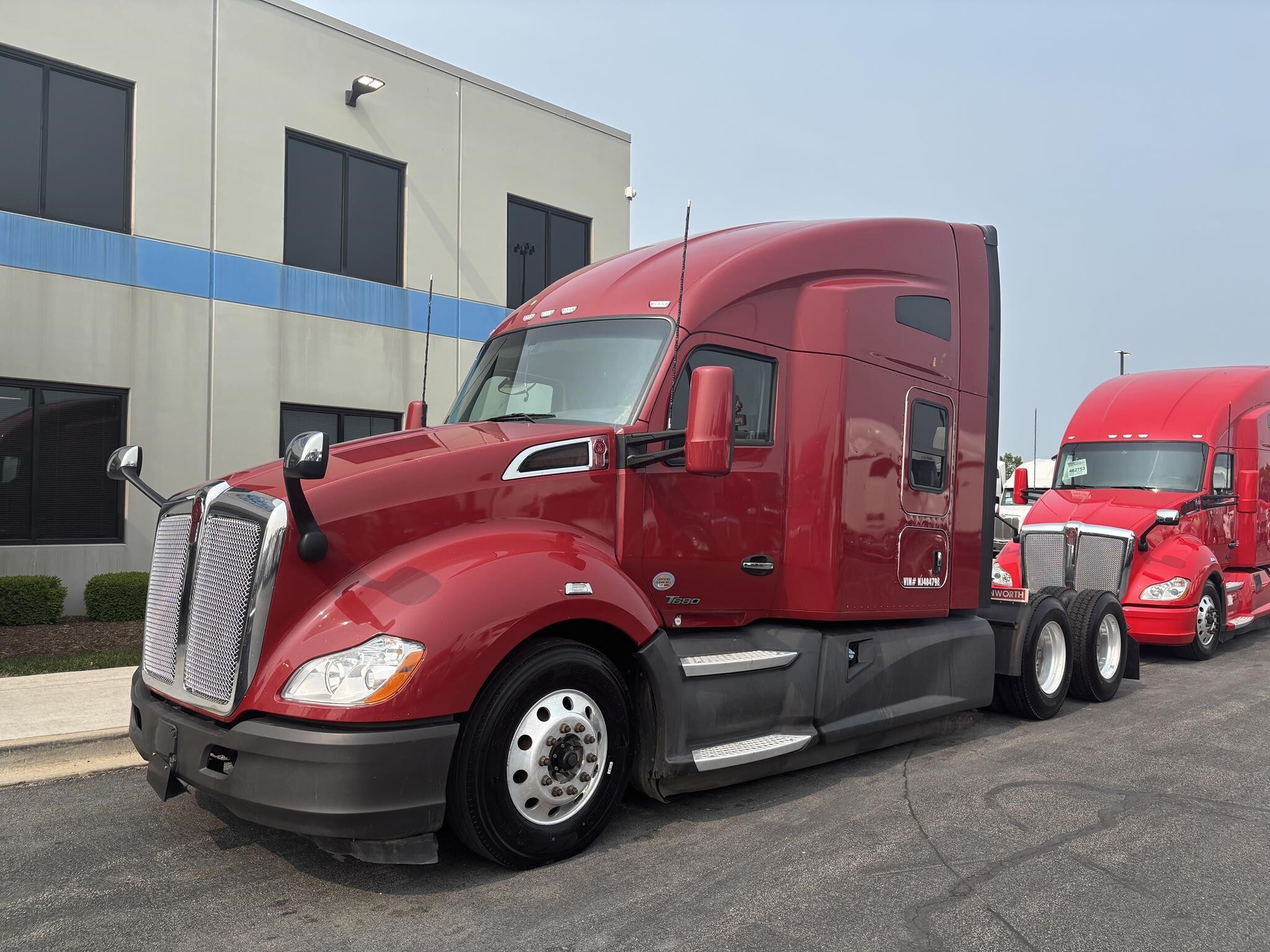 2022 KENWORTH T680 in Minooka, IL