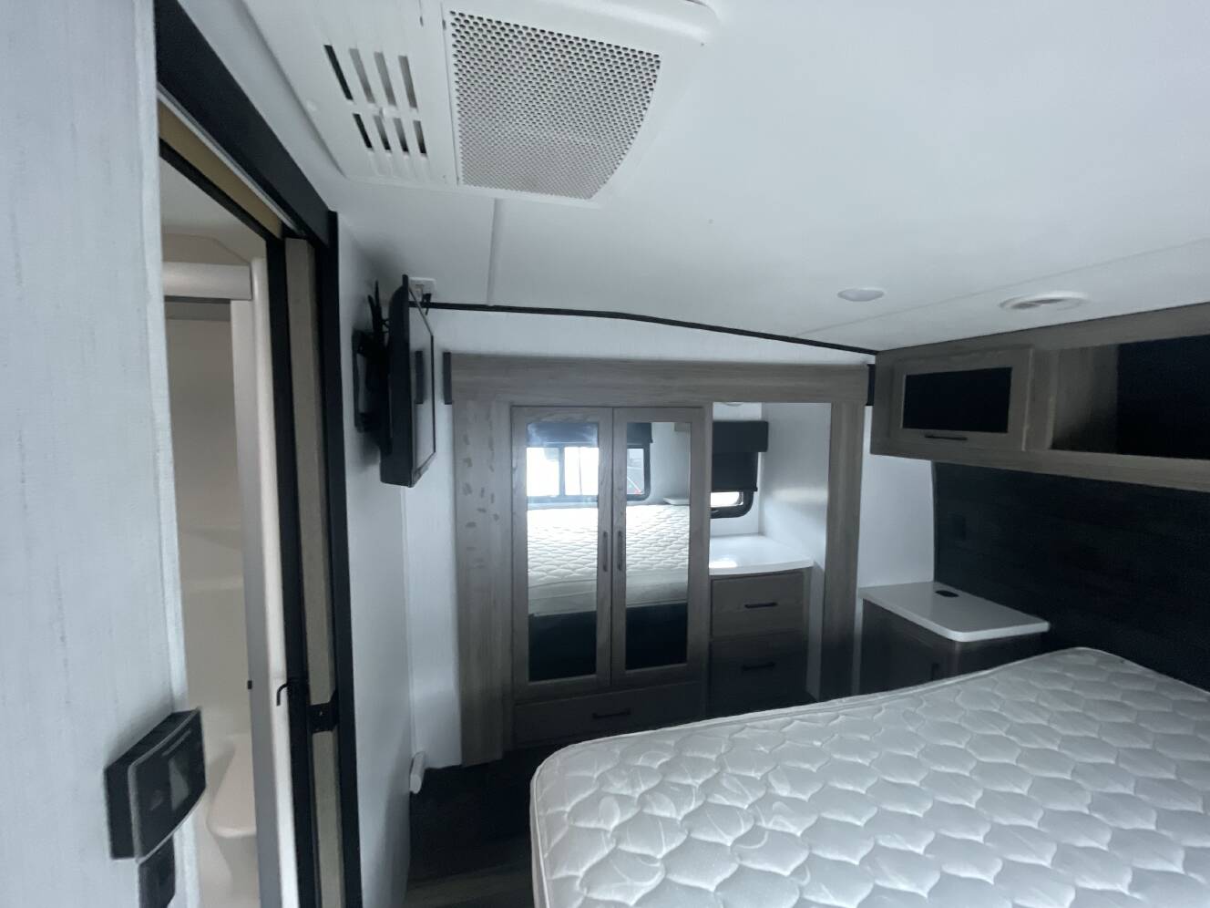 A photo of this 2022 Heartland ROAD WARRIOR 375RW