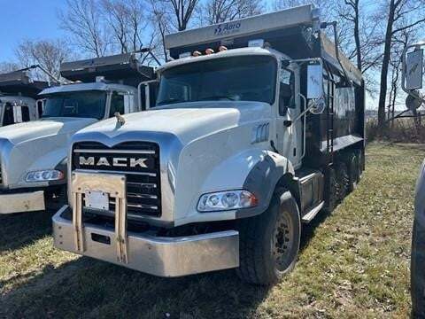 2018 MACK GRANITE GU813 in Petersburg, IN