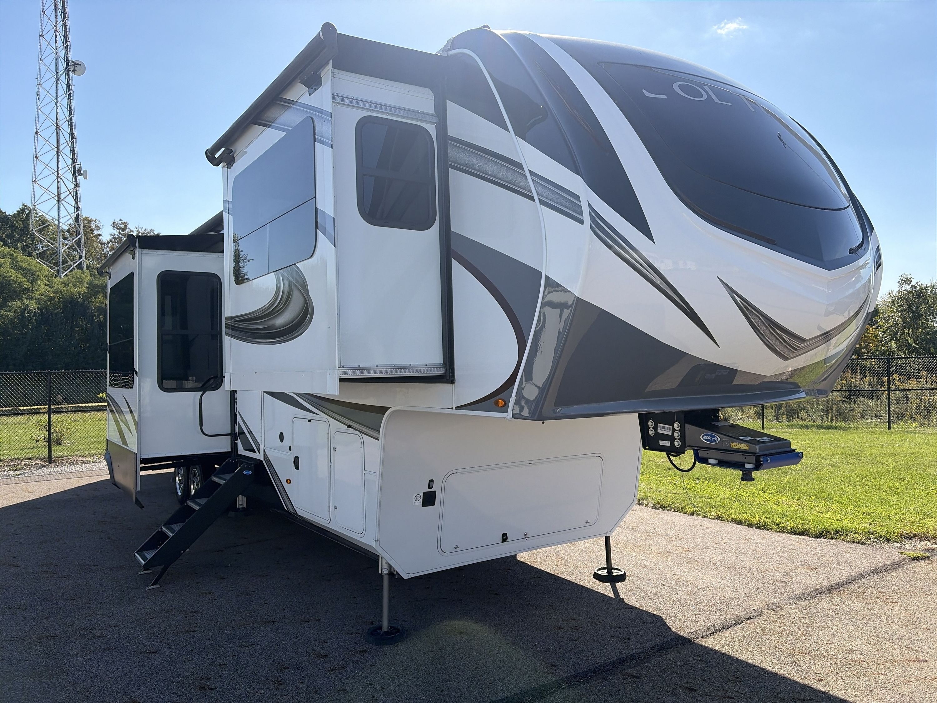 2022 Grand Design SOLITUDE 380FL in sunbury OH