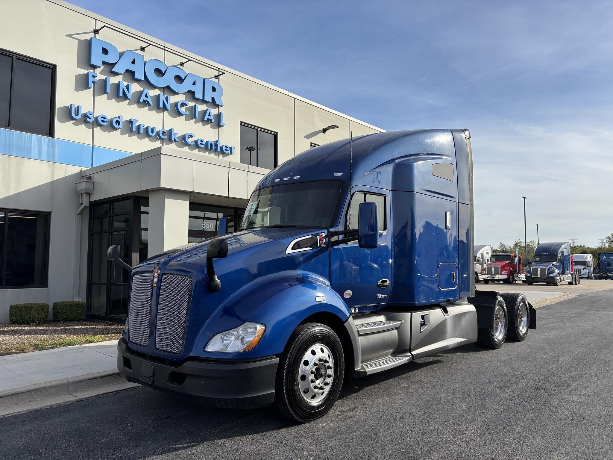 2022 KENWORTH T680 in Minooka, IL