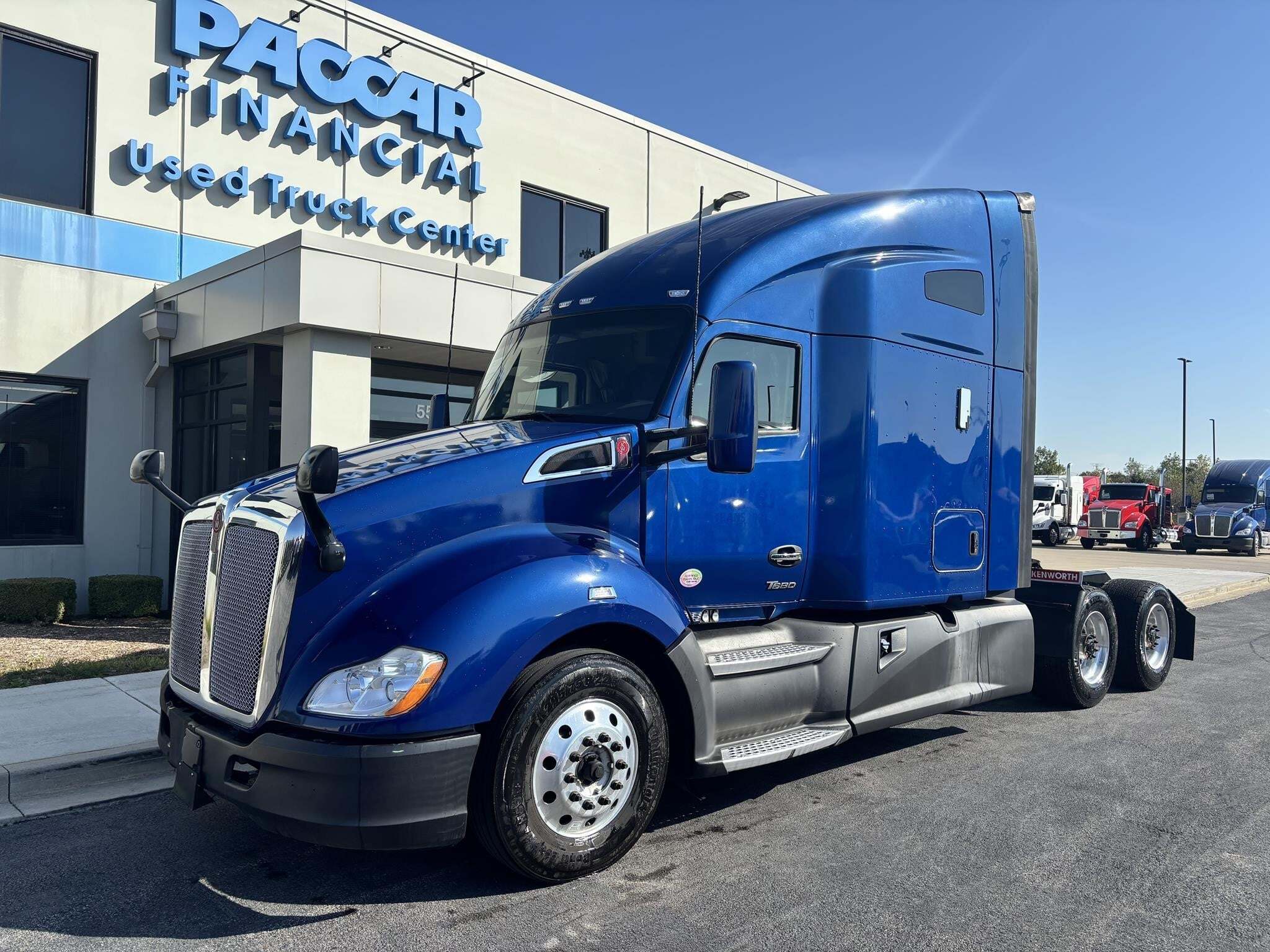 2022 KENWORTH T680 in Minooka, IL