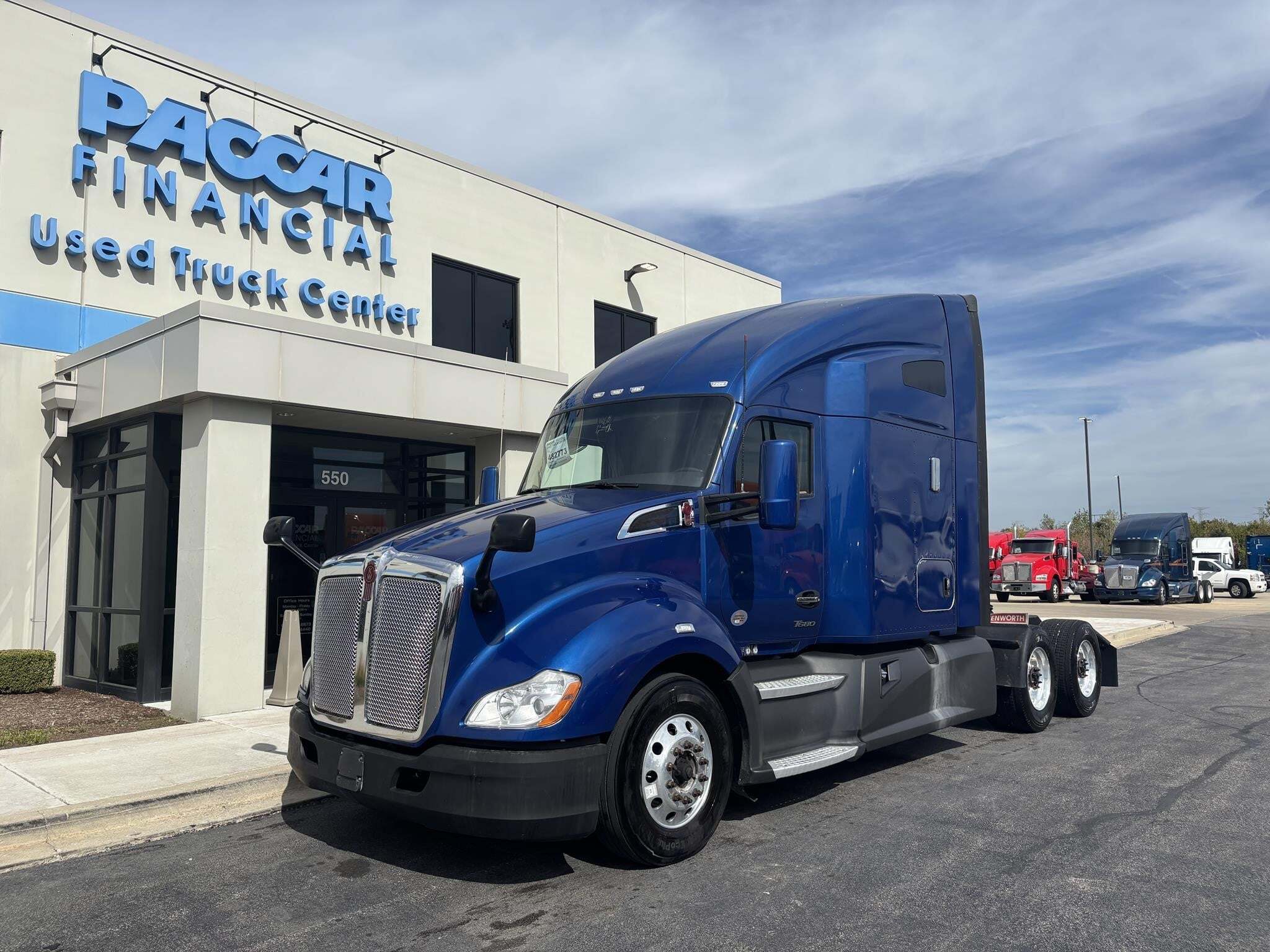 2022 KENWORTH T680 in Minooka, IL