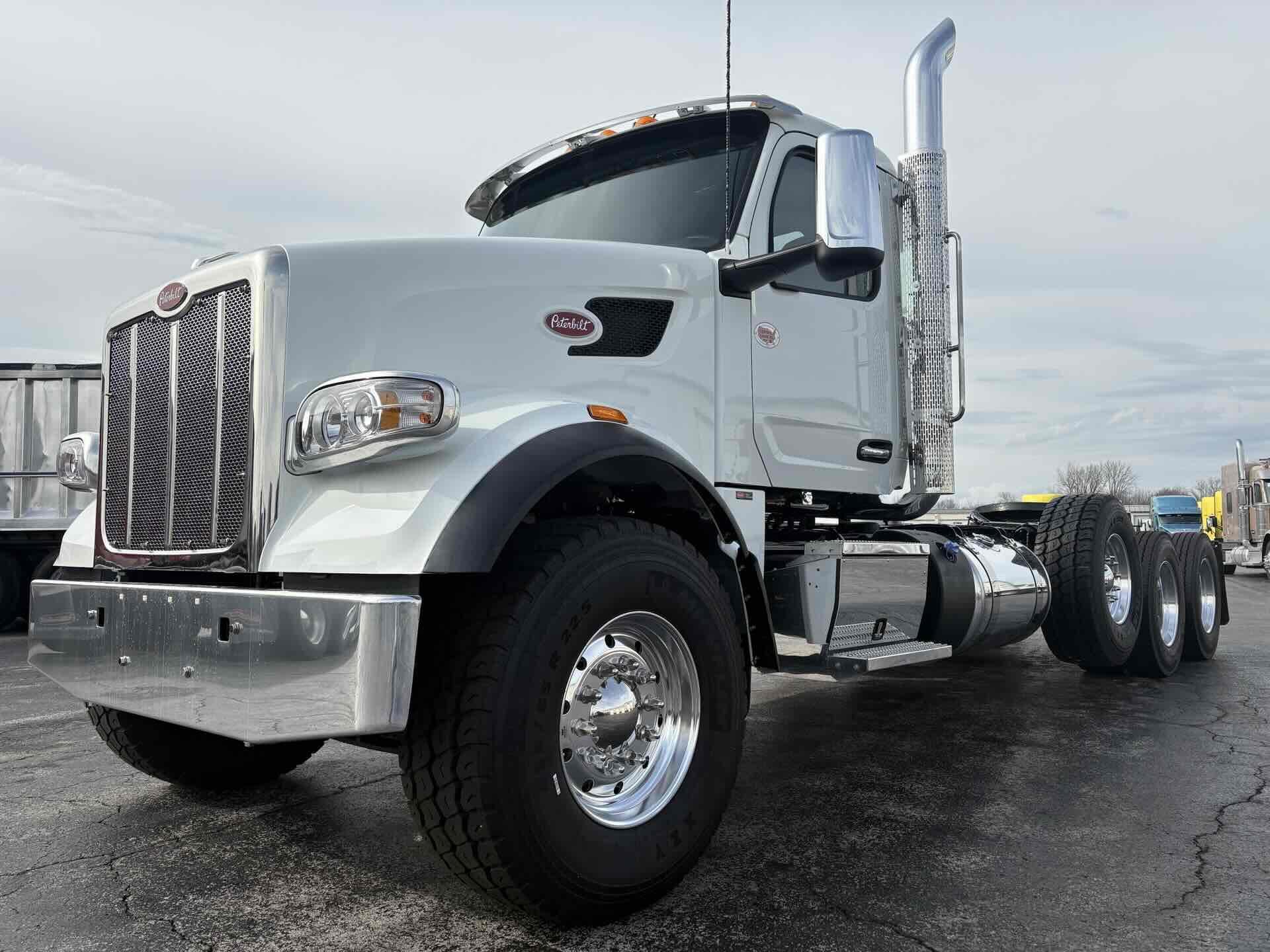 2027 PETERBILT 567 in Findlay, OH