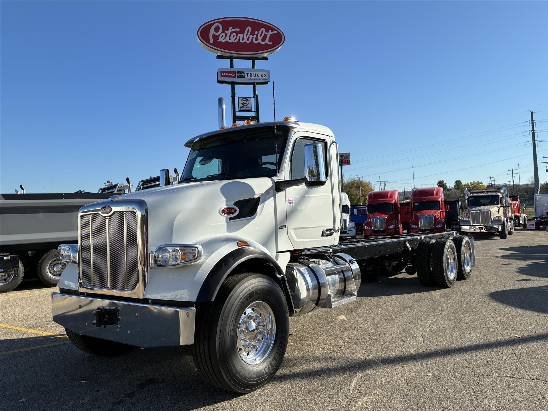 2027 PETERBILT 567 in South Saint Paul, MN