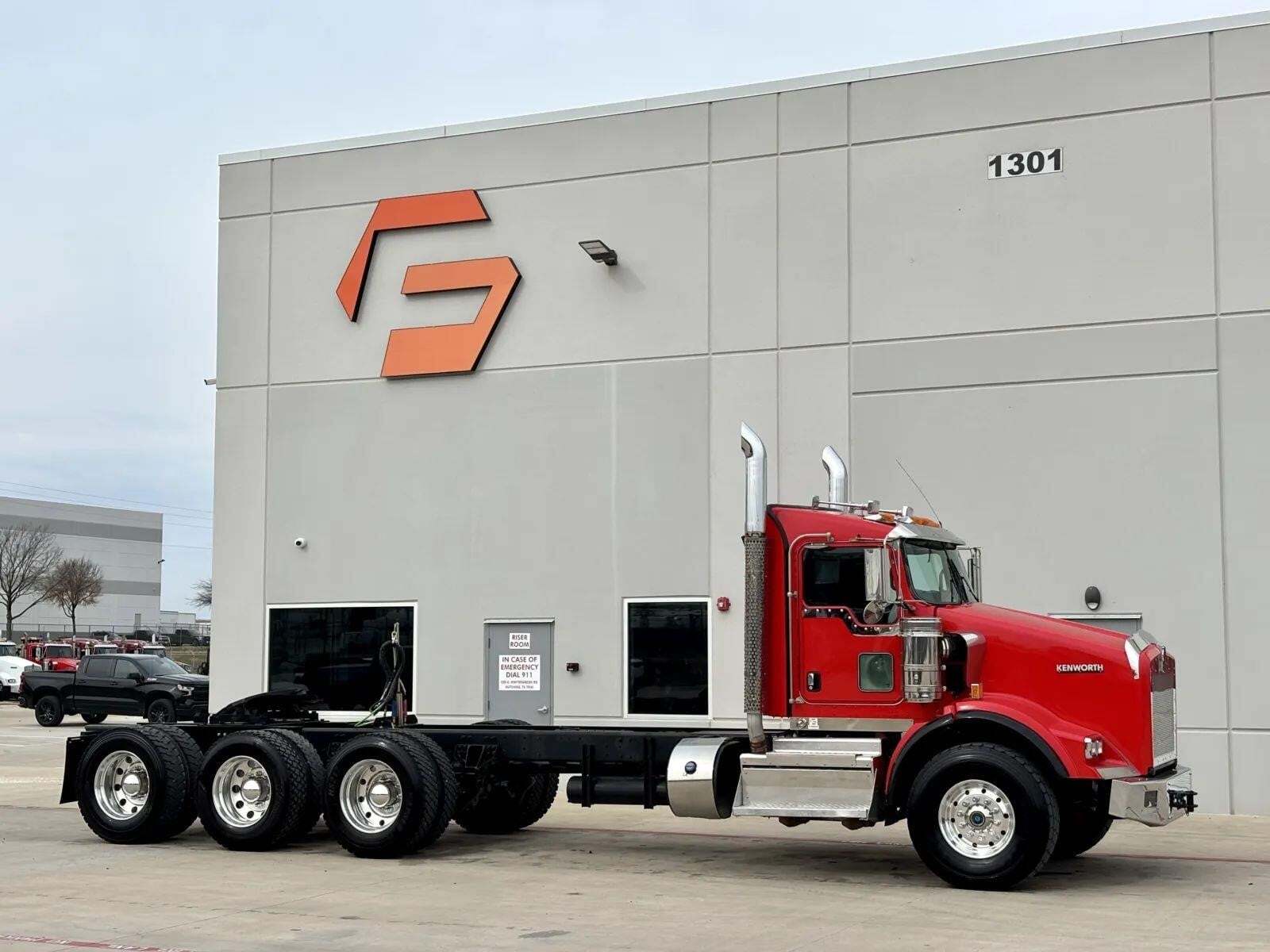 2020 KENWORTH T800 in Hutchins, TX