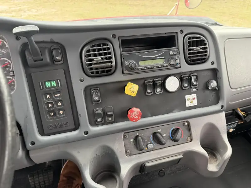 2014 FREIGHTLINER 114SD