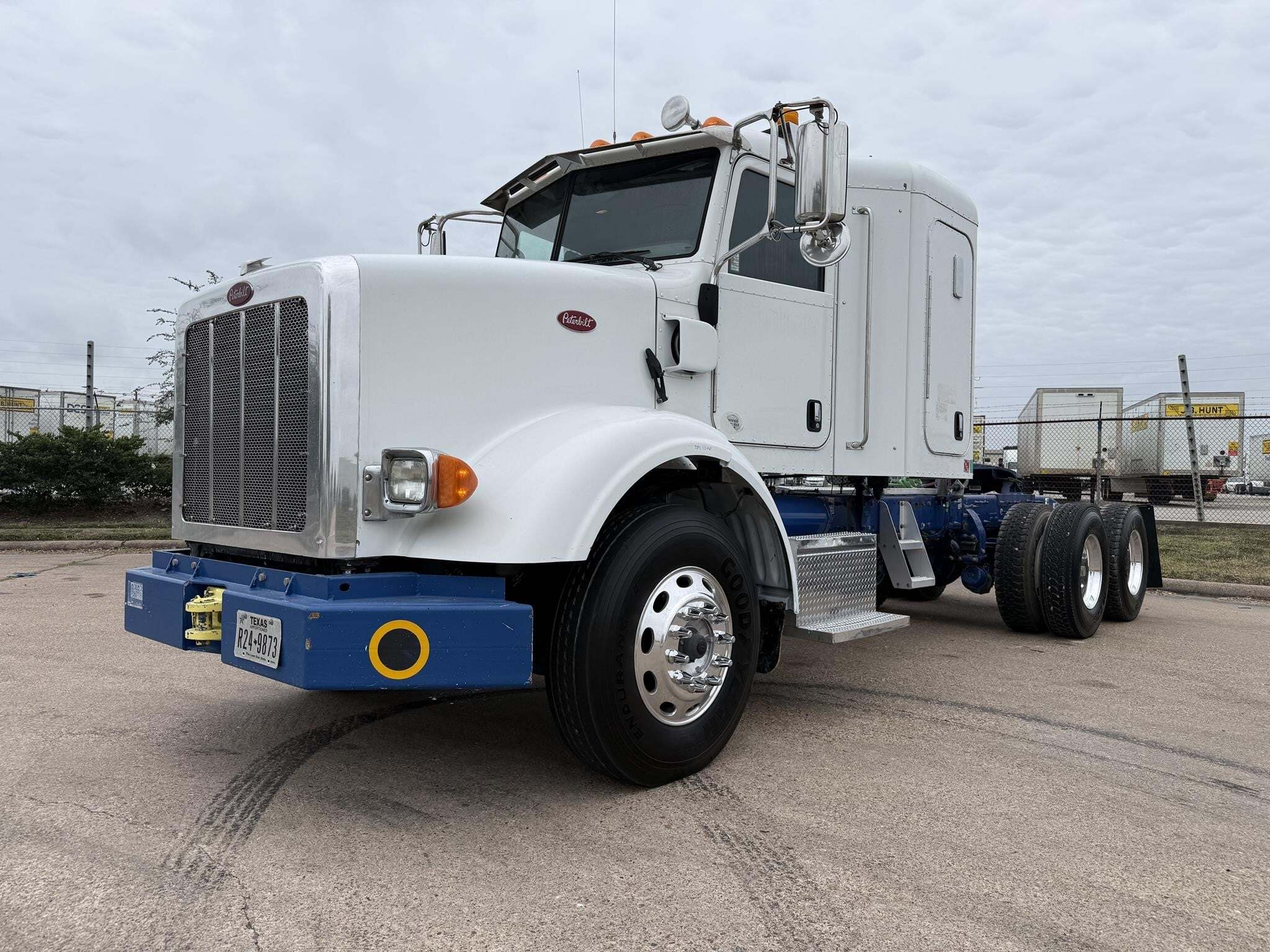 2015 PETERBILT 365 in Houston, TX