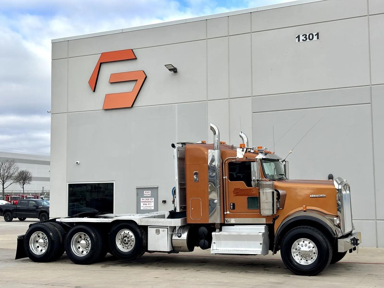 2012 KENWORTH W900 in Hutchins, TX