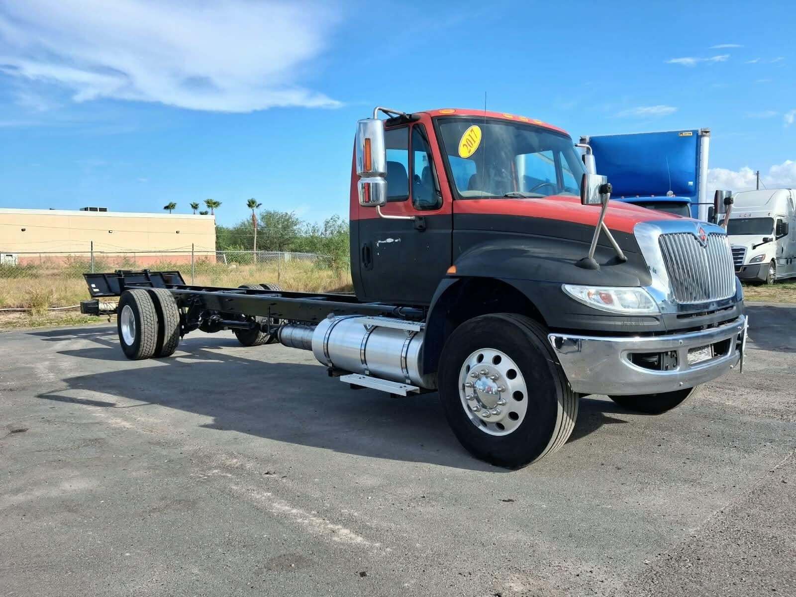 2017 INTERNATIONAL DURASTAR 4300 in Mission, TX