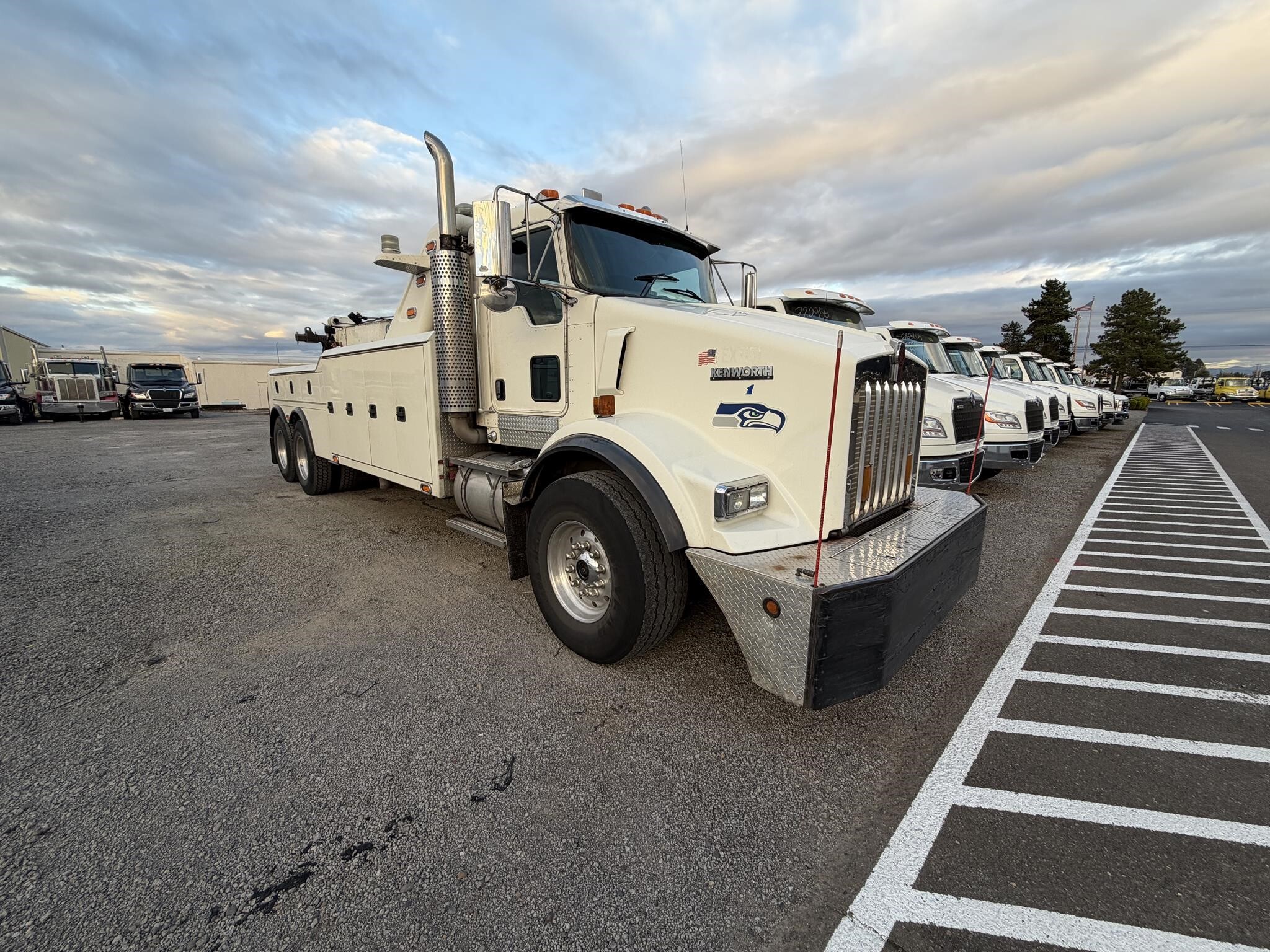 2005 KENWORTH T800 in Woodburn, OR