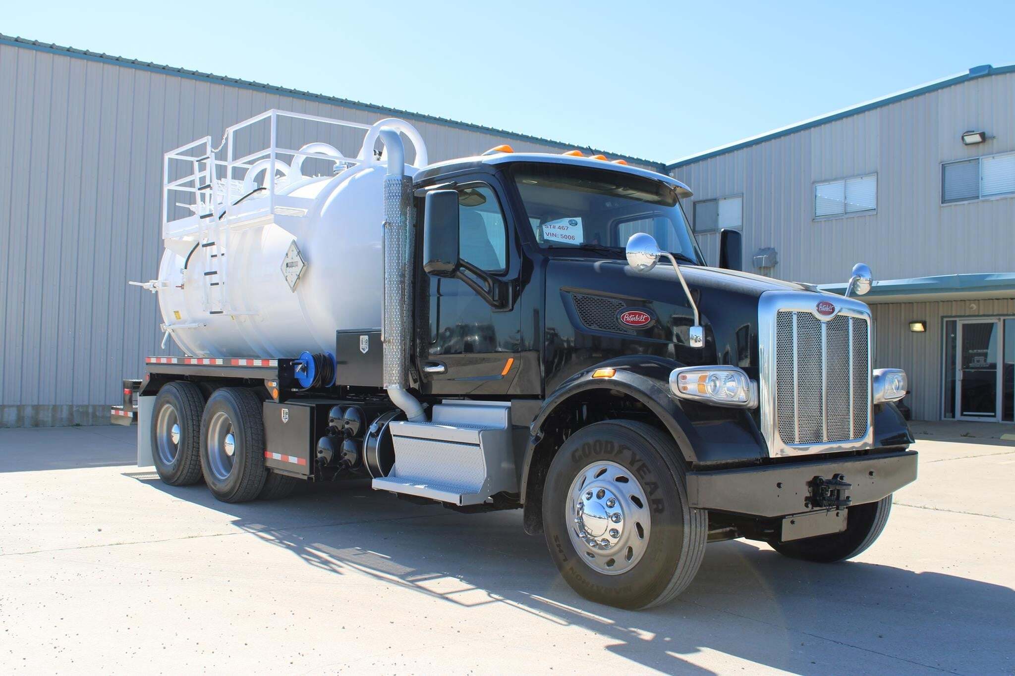 2019 PETERBILT 567 in Brookshire, TX