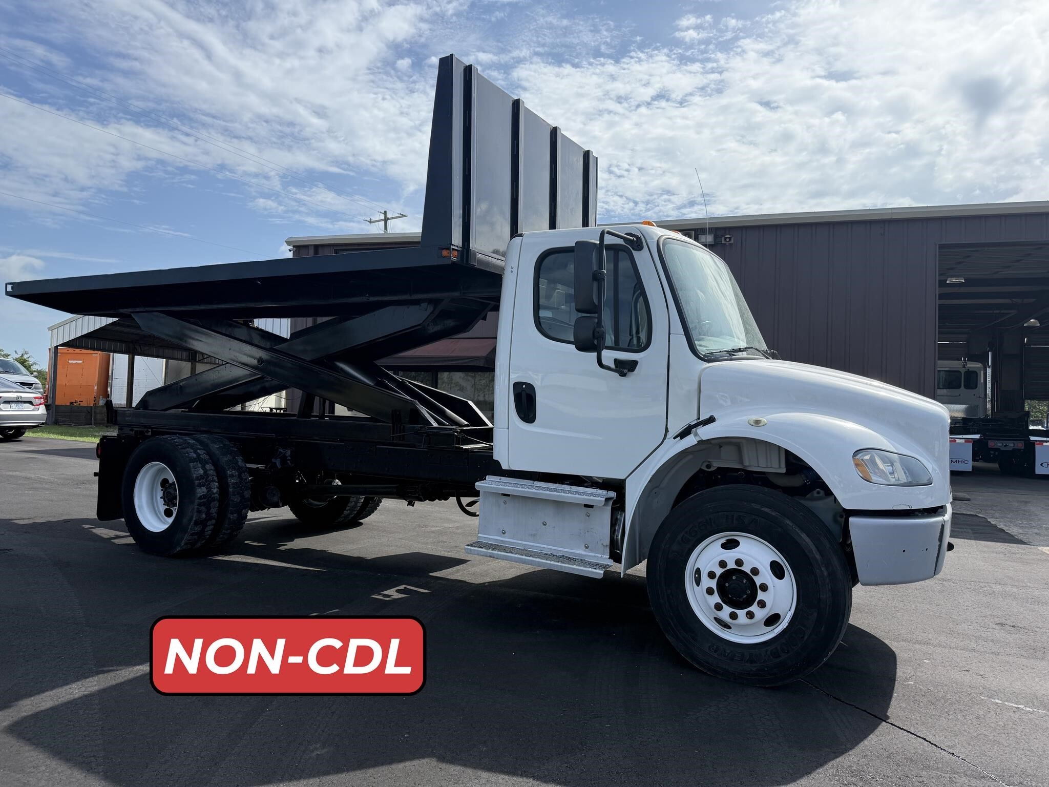 2018 FREIGHTLINER BUSINESS CLASS M2 106 in Wilmington, NC