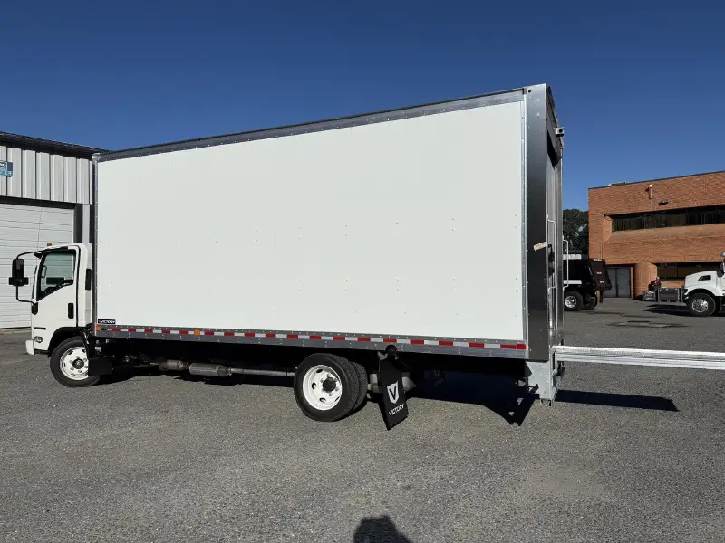 2026 ISUZU NPR HD
