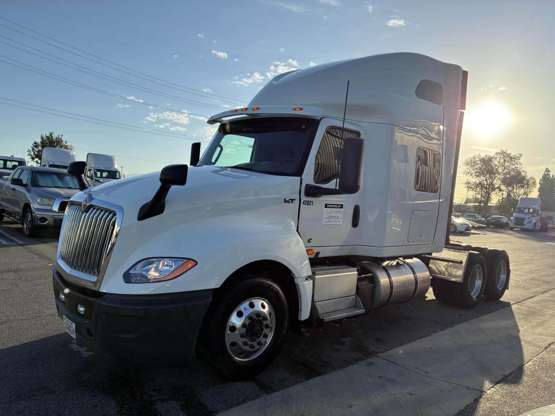 2021 INTERNATIONAL LT in Fontana, CA