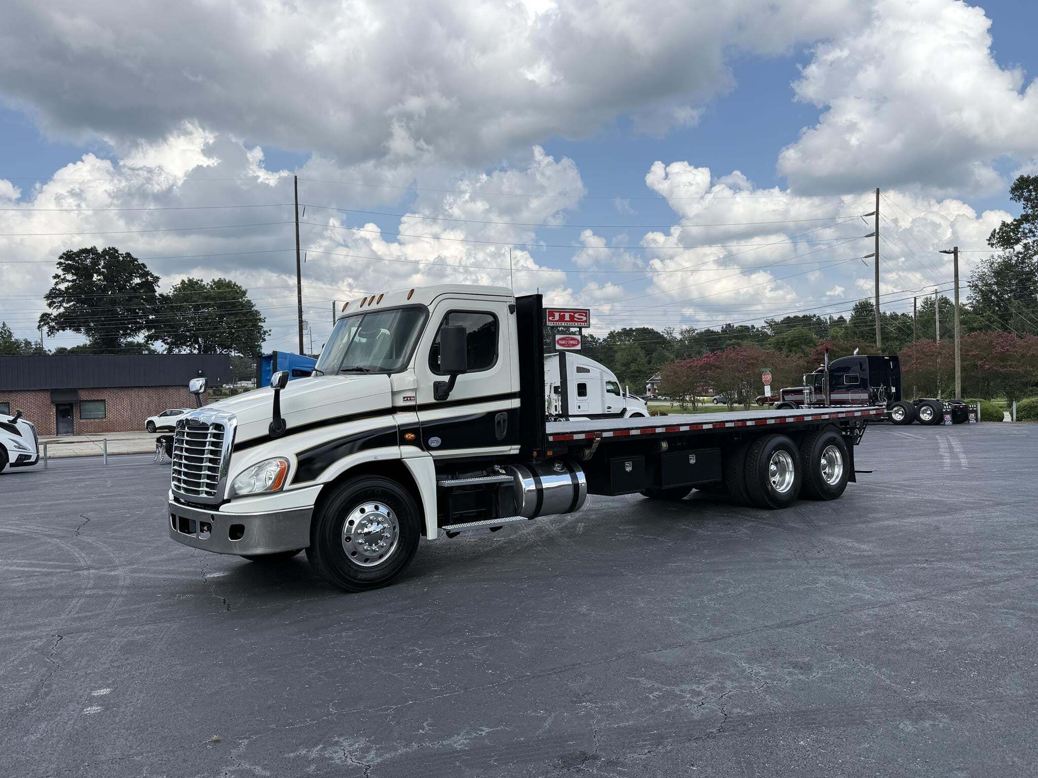 2018 FREIGHTLINER CASCADIA 125 in Carrollton, GA