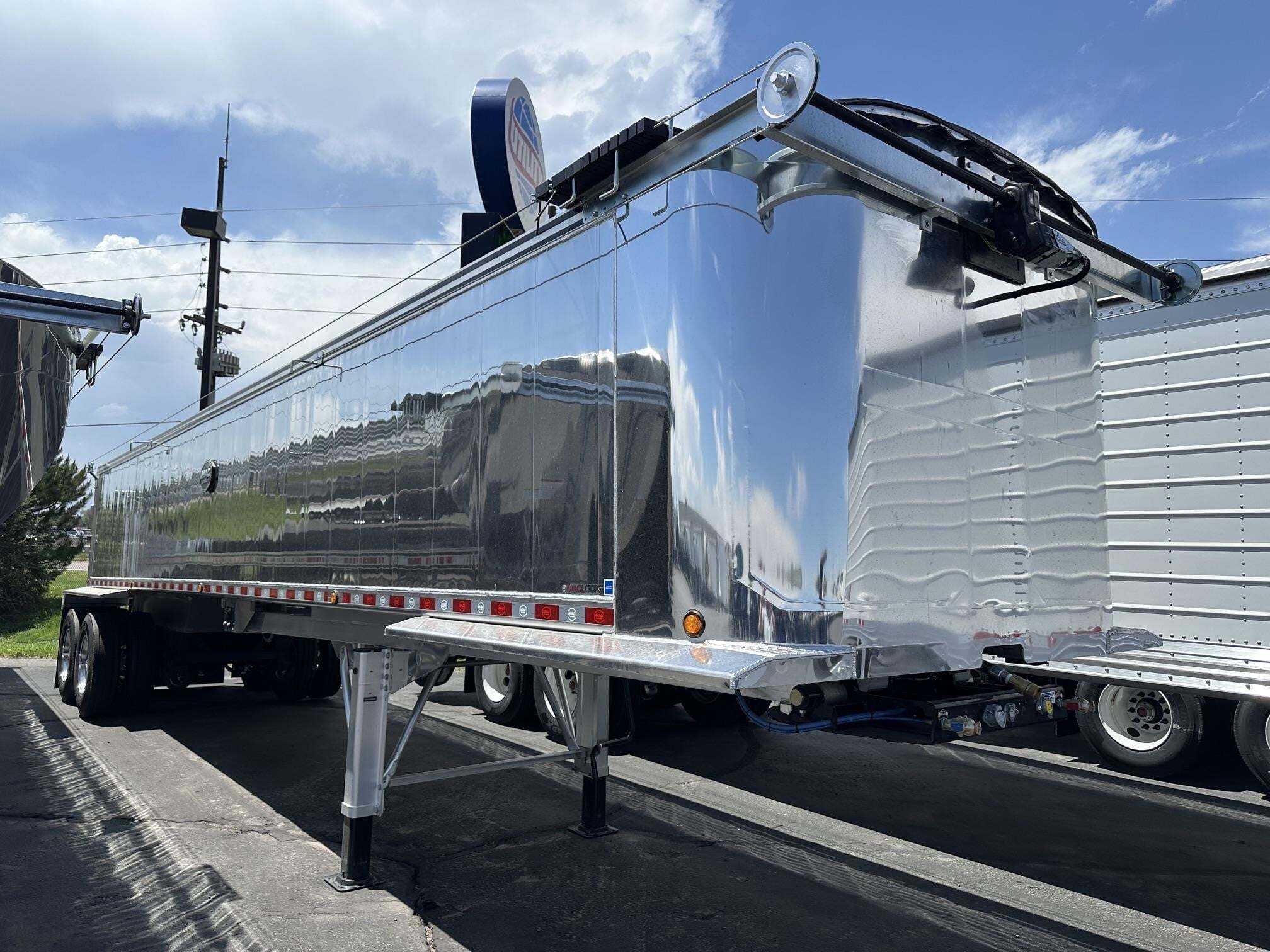 2027 MAC TRAILER MFG 37' WESTERN LIGHTWEIGHT FRAMELESS ALUM END DUMP, L in Henderson, CO