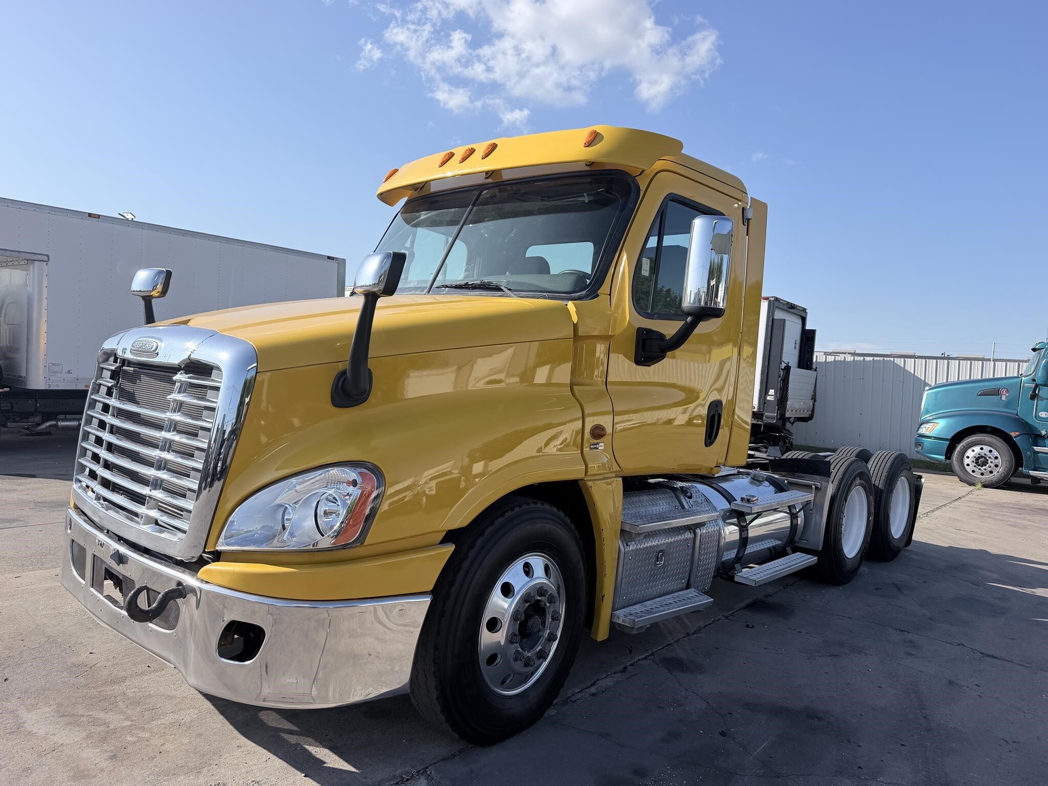 2012 FREIGHTLINER CASCADIA 125 in Houston, TX