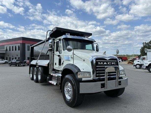 2018 MACK GRANITE GU713 in Chatham, VA
