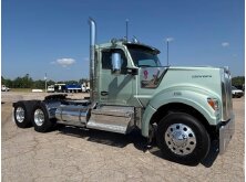 Commercial Truck Trader Spotlight: Kenworth W990 image