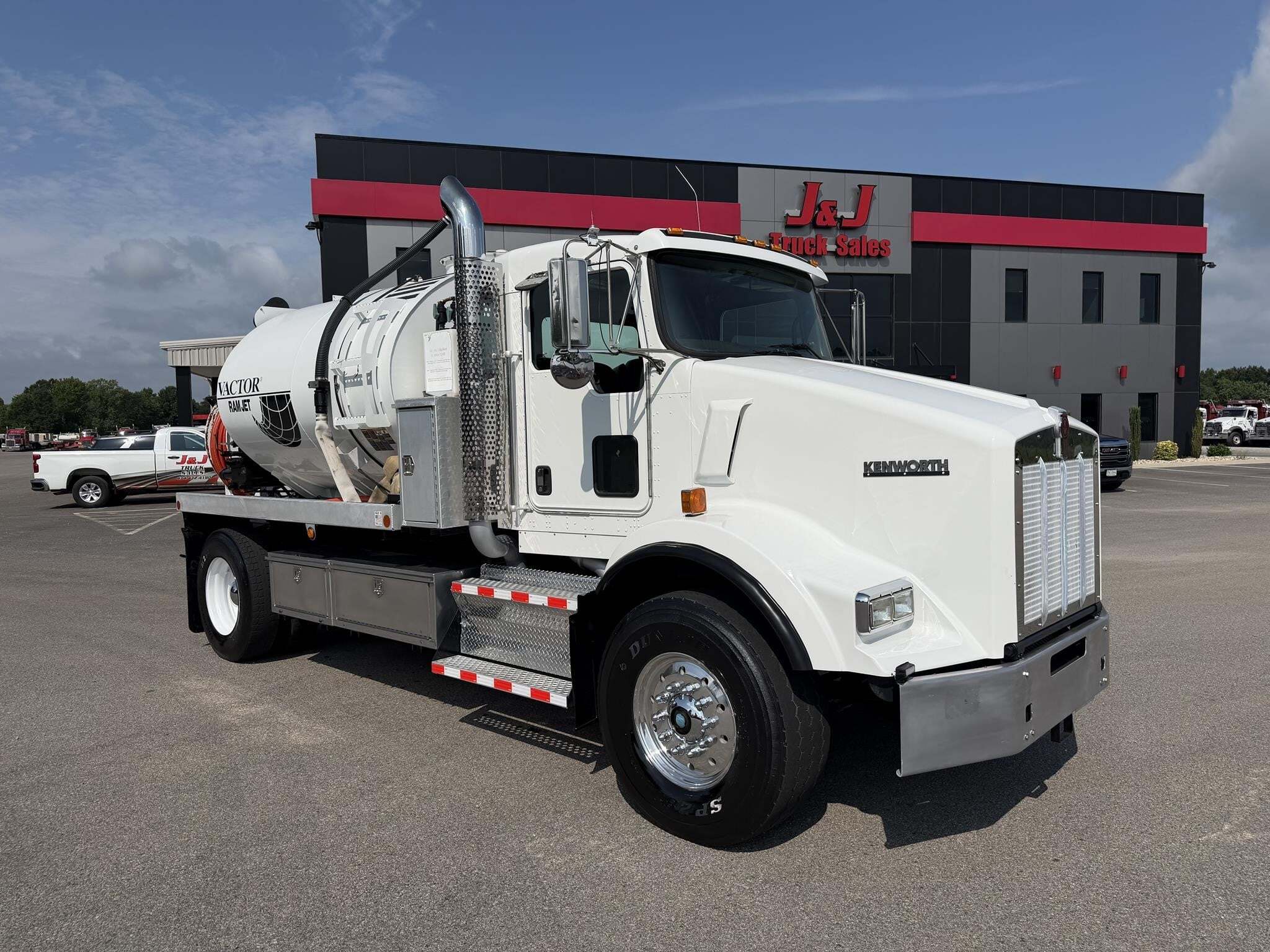 2010 KENWORTH T800 in Chatham, VA