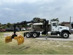 2017 MACK GRANITE GU713