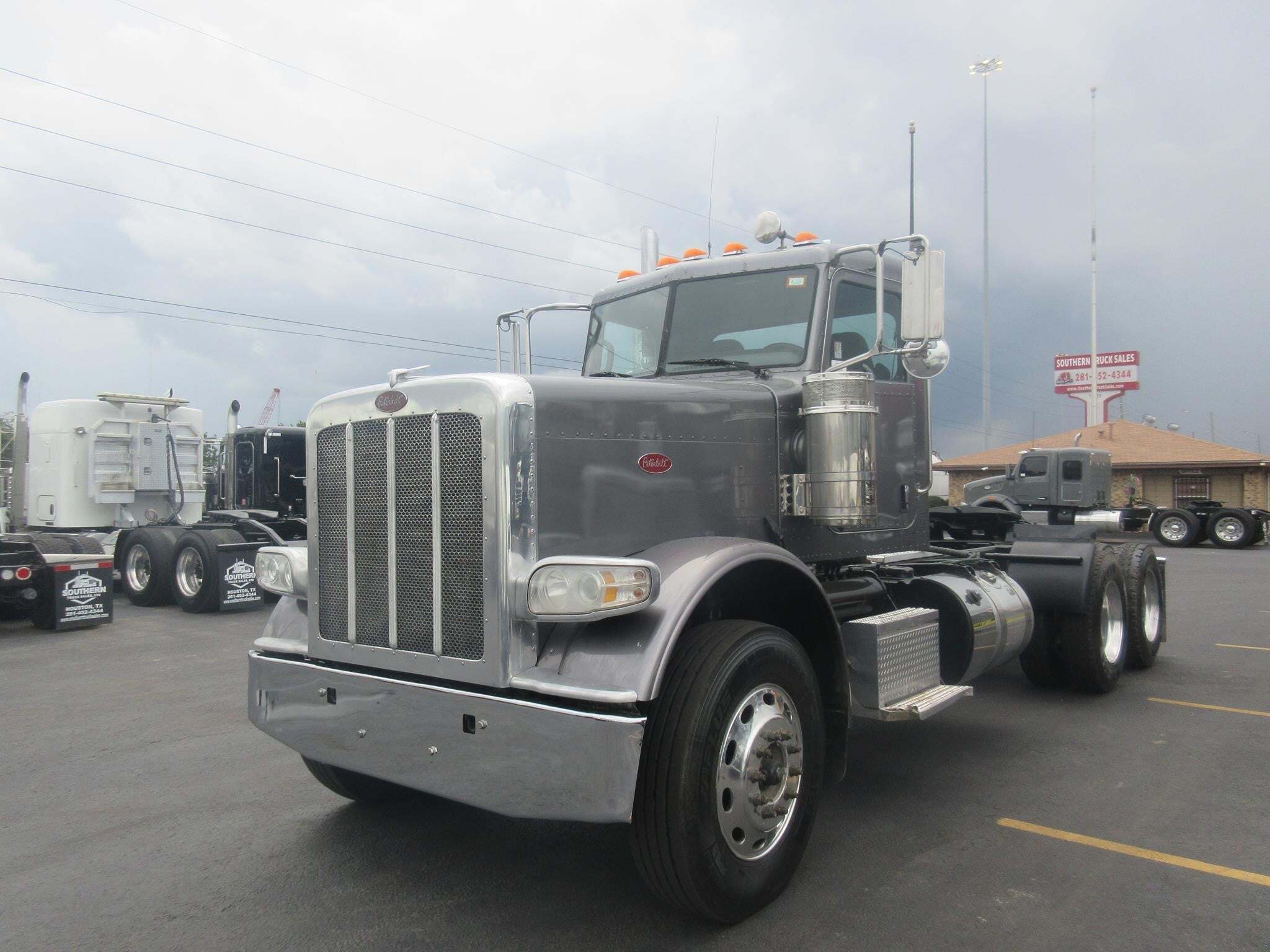 2022 PETERBILT 389 in Channelview, TX