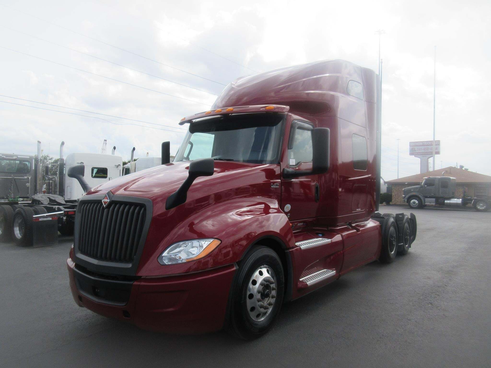 2023 INTERNATIONAL LT in Channelview, TX