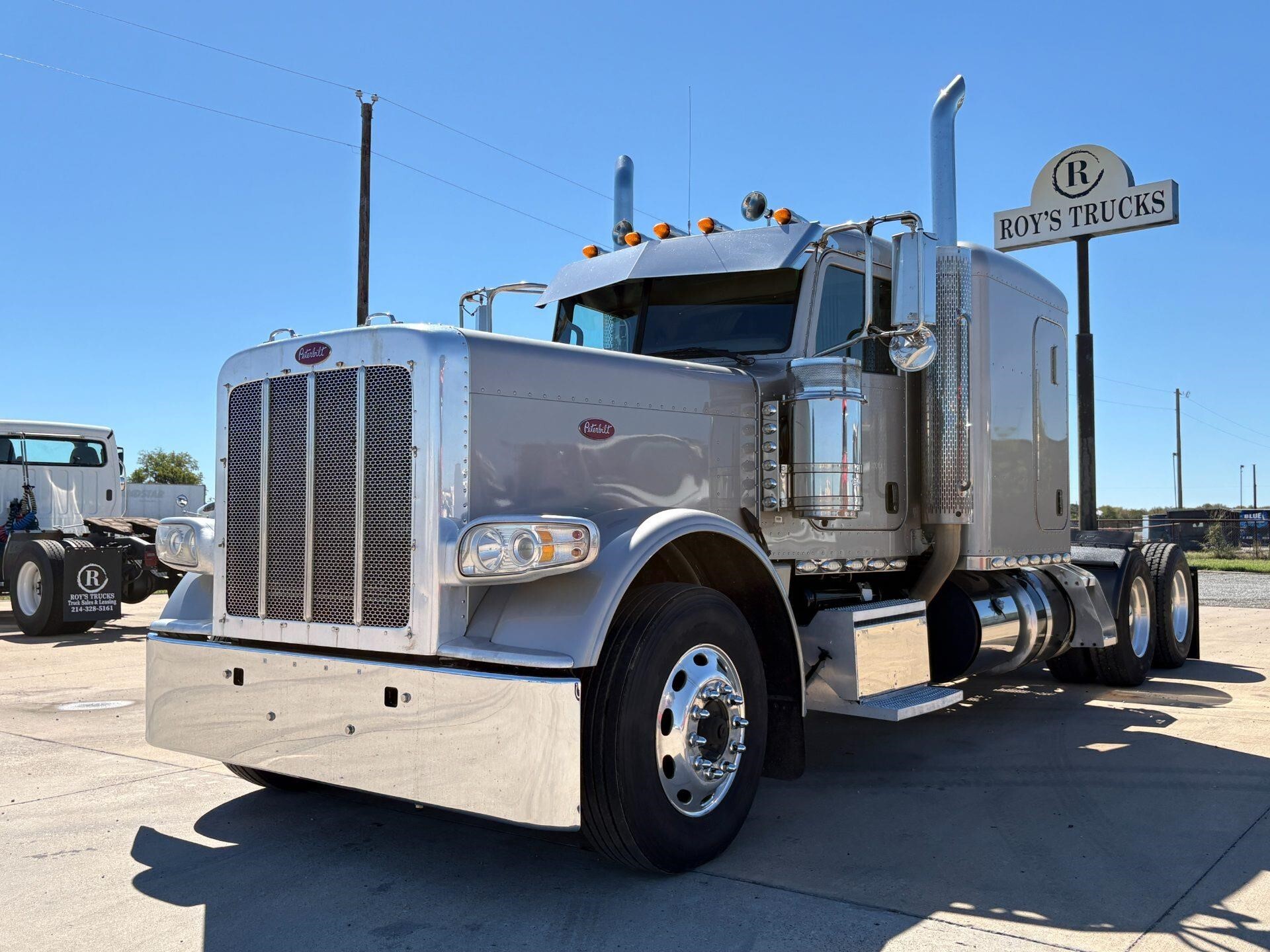 2021 PETERBILT 389 in Caddo Mills, TX