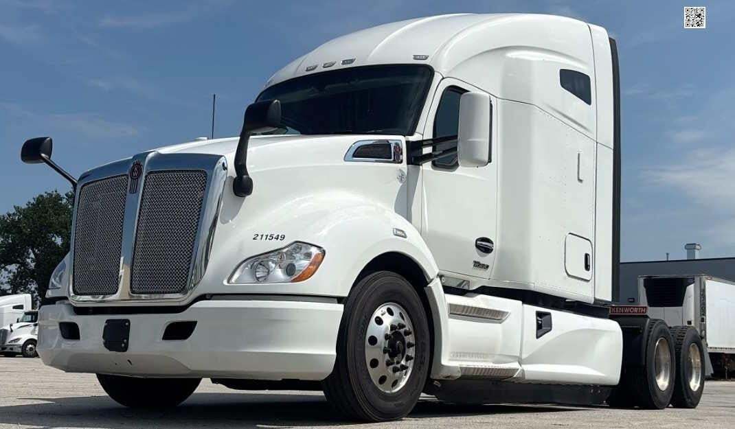 2022 KENWORTH T680 in Elkhart, IN