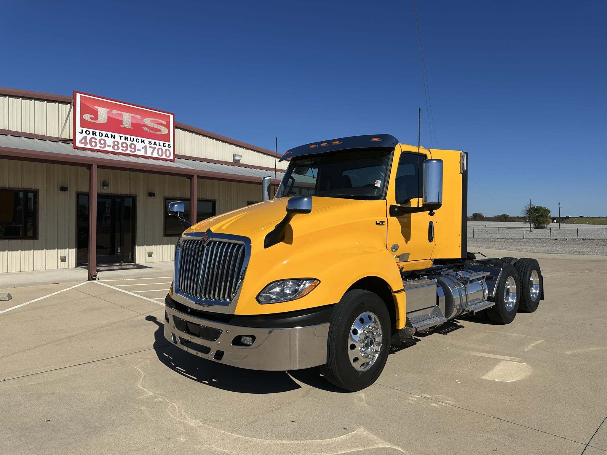 2024 INTERNATIONAL LT in Rhome, TX