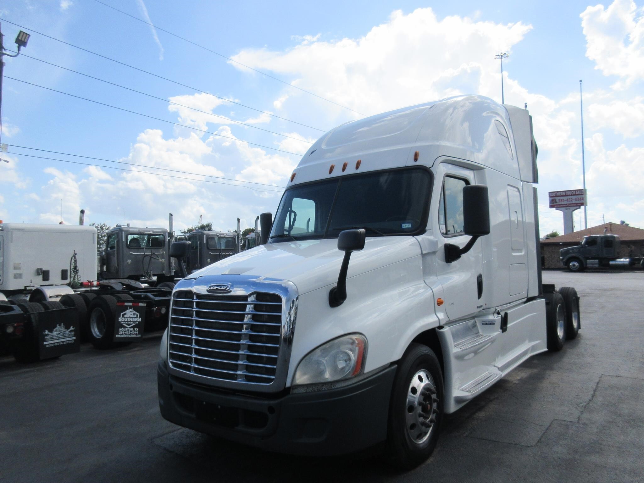 2014 FREIGHTLINER CASCADIA 125 in Channelview, TX
