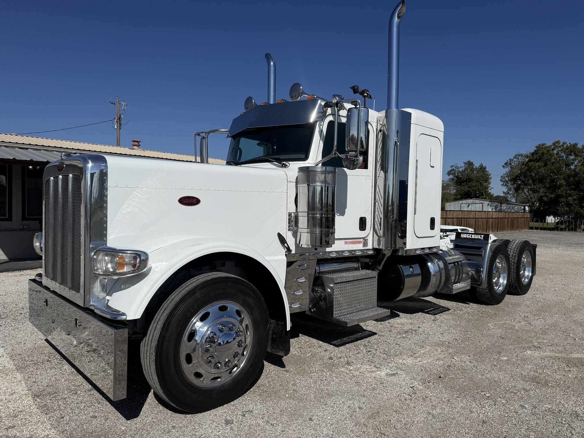 2015 PETERBILT 389 in Eastland, TX