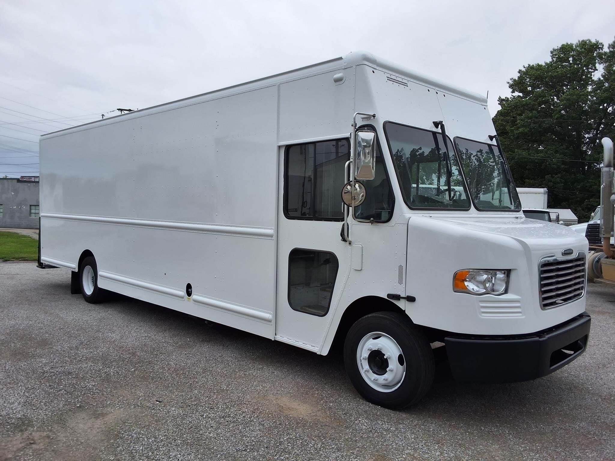 2017 FREIGHTLINER MT55 in Fort Wayne, IN