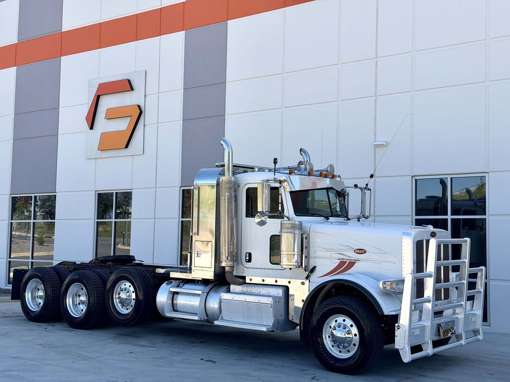 2013 PETERBILT 388 in Greer, SC