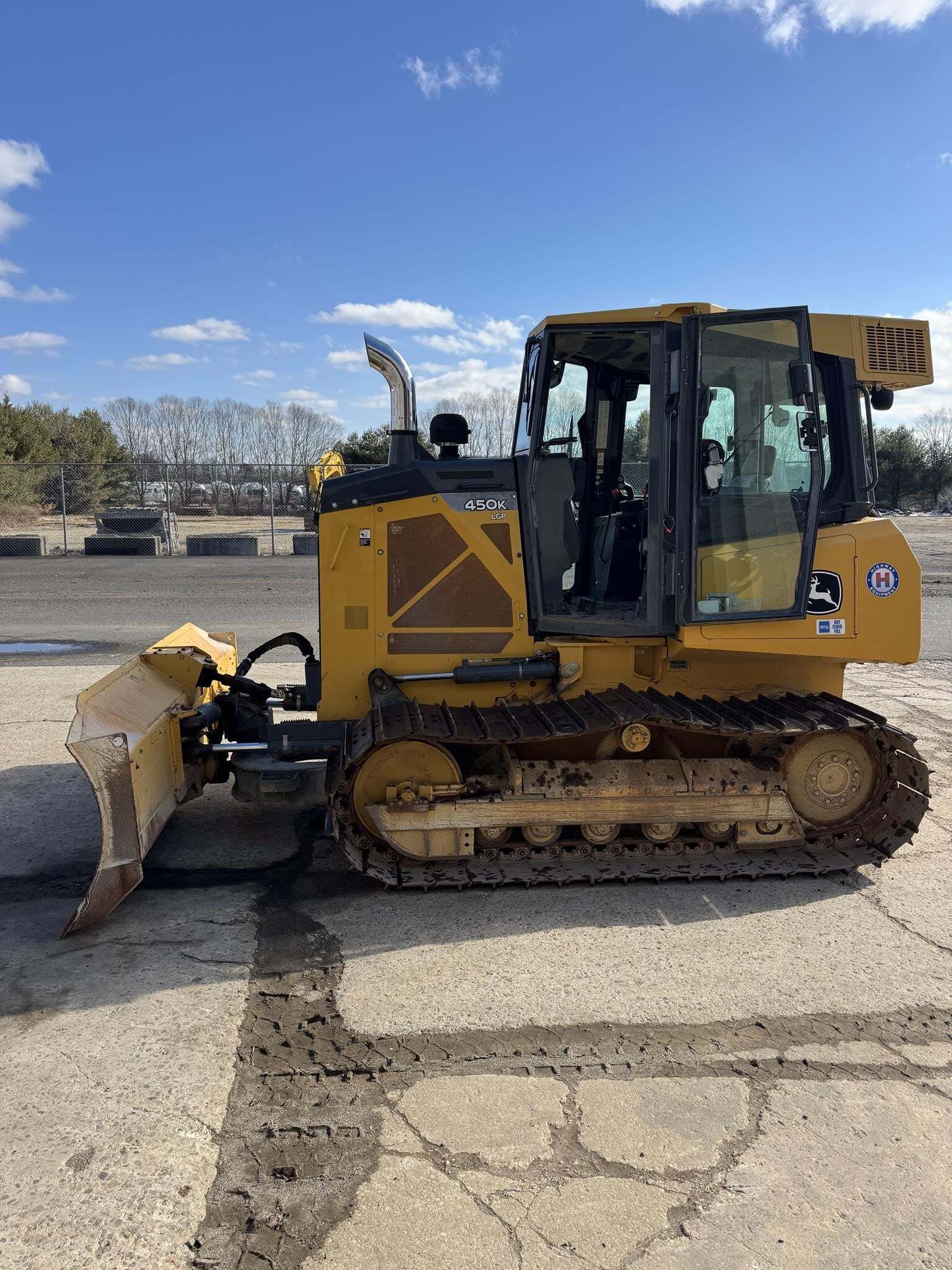 2017 DEERE 450K LGP in Millstone Township, NJ