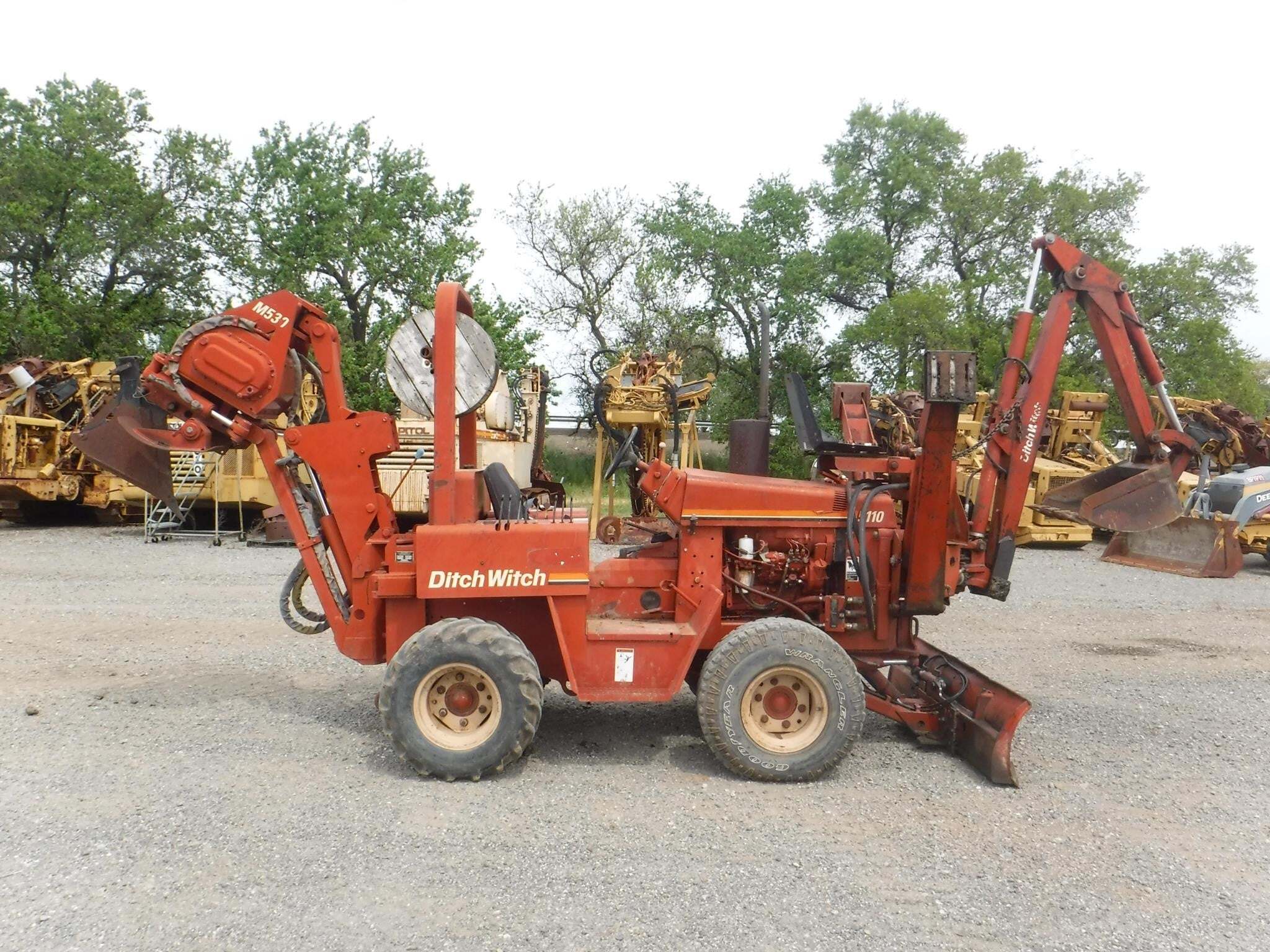 1998 DITCH WITCH 5110DD in Woodland, CA