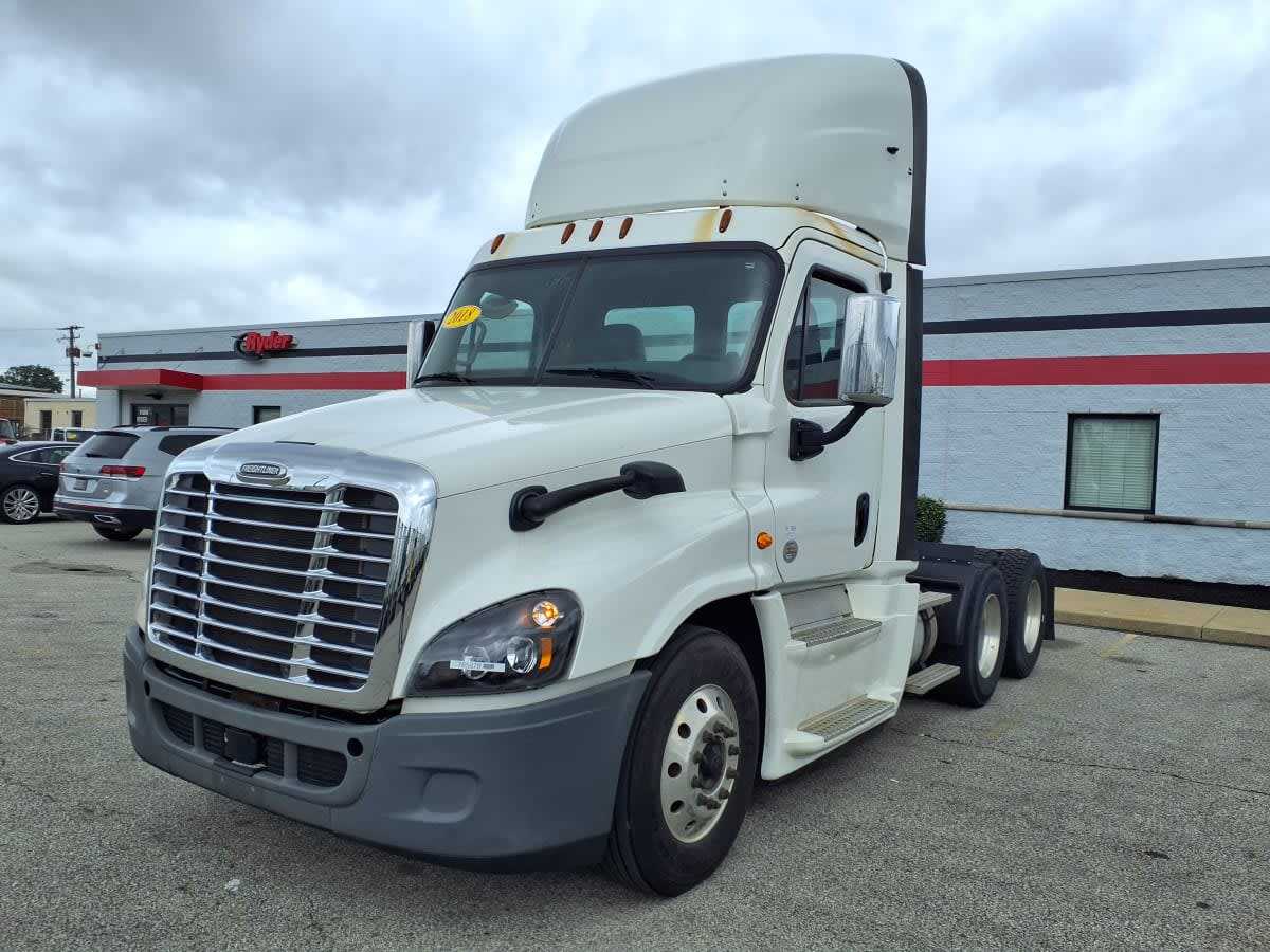 2018 FREIGHTLINER CASCADIA 125 in Cleveland, OH