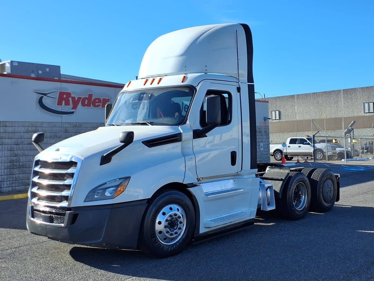 2022 FREIGHTLINER CASCADIA 126 in Memphis, TN