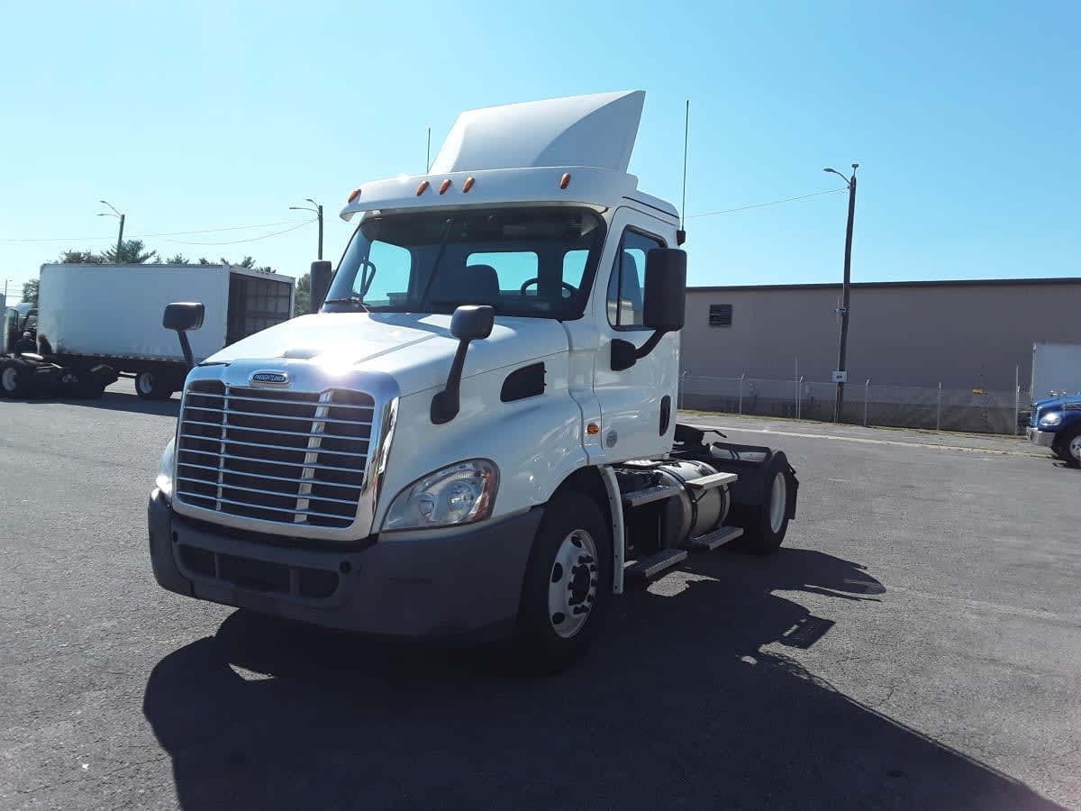 2019 FREIGHTLINER CASCADIA 113 in Nashville, TN