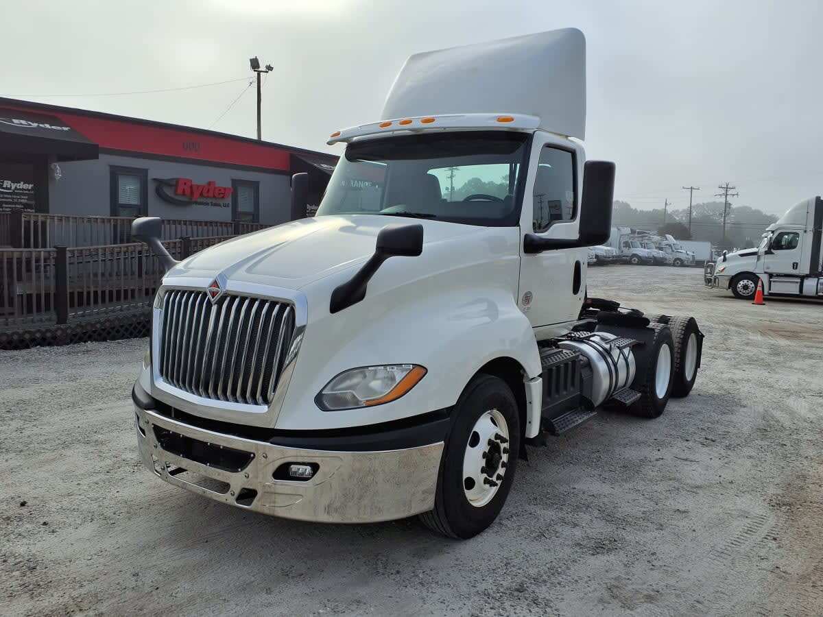 2018 INTERNATIONAL LT625 DAYCAB T/A in Greenville, SC