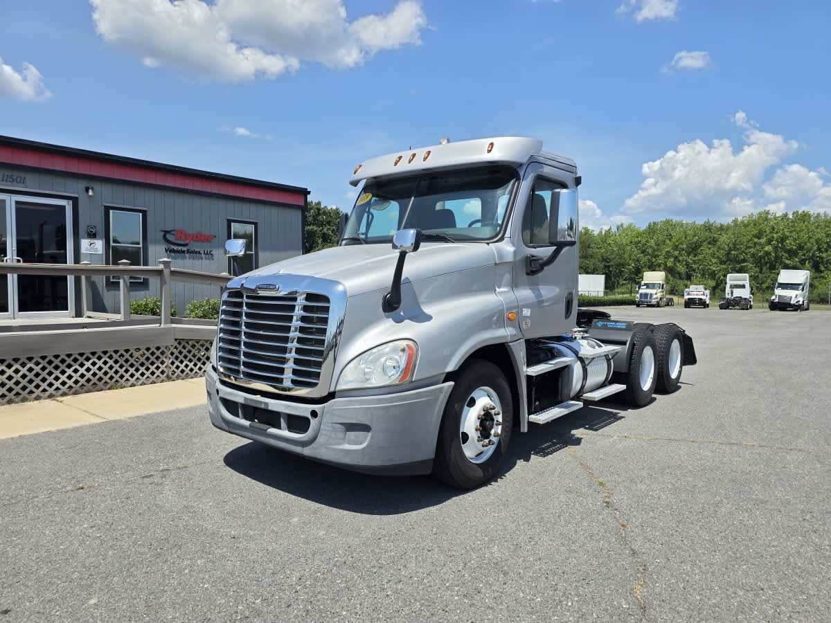 2018 FREIGHTLINER CASCADIA 125 in North Little Rock, AR