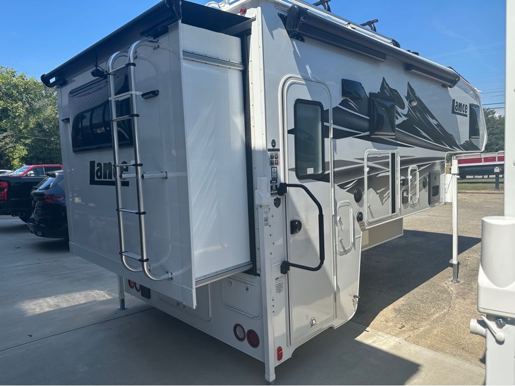 2027 Lance 1172 in hixson