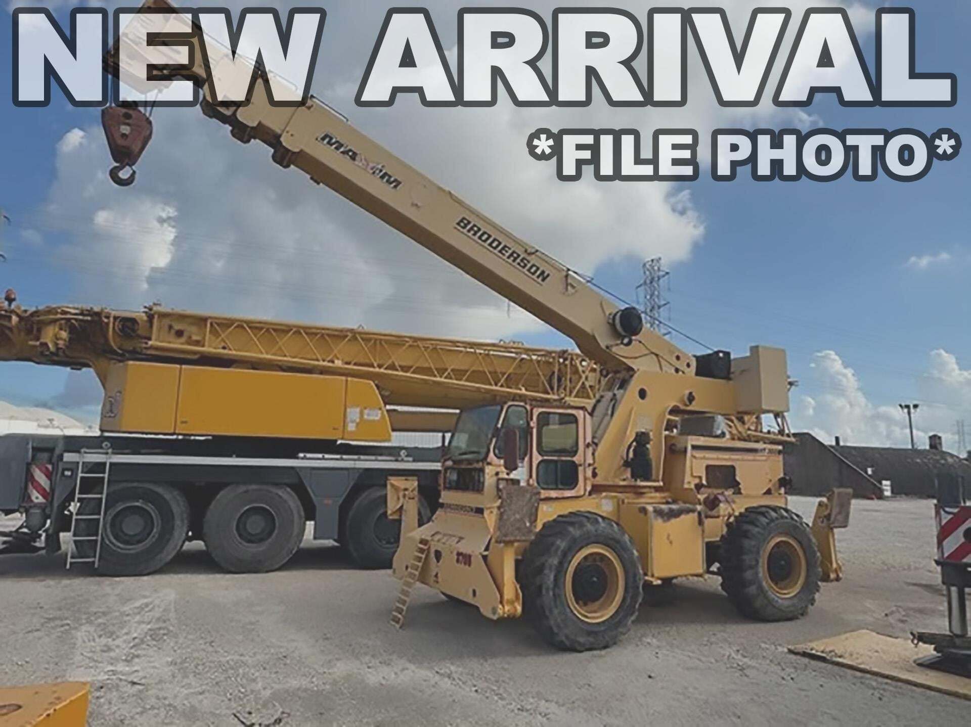 2013 BRODERSON RT300-2G in Cary, IL