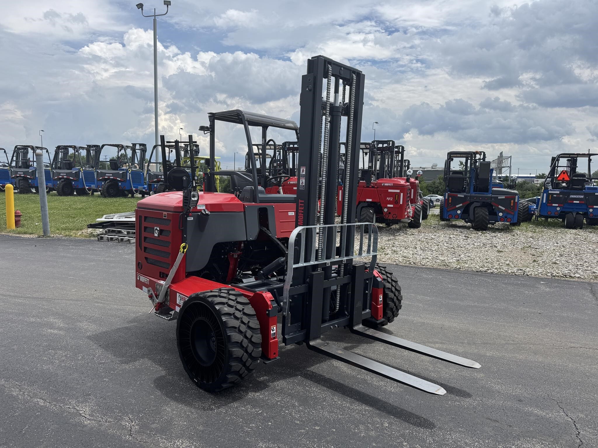 2026 MOFFETT M8 55.3 NX2 in Columbus, OH