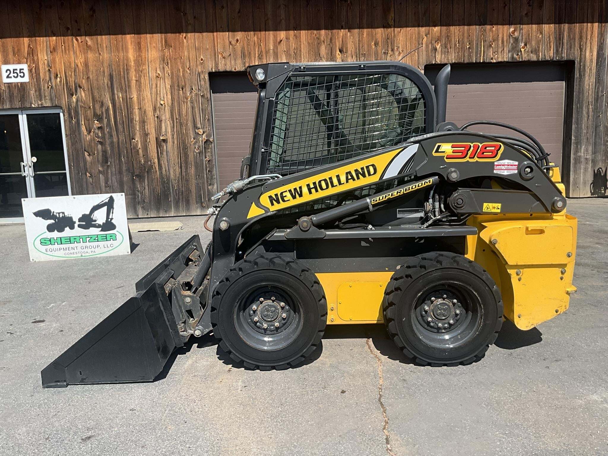 2021 NEW HOLLAND L318 in Conestoga, PA