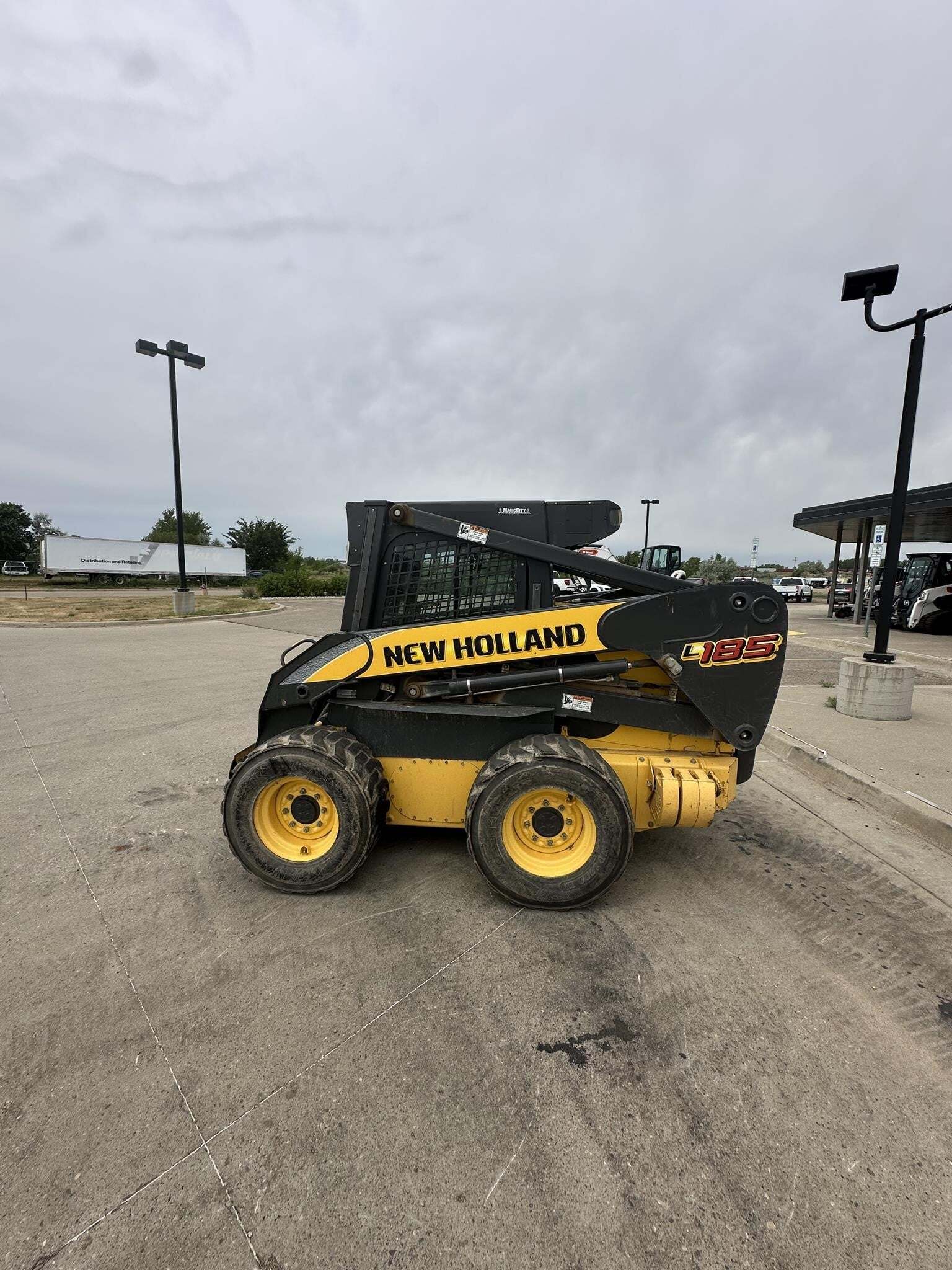2009 NEW HOLLAND L185 in Minot, ND