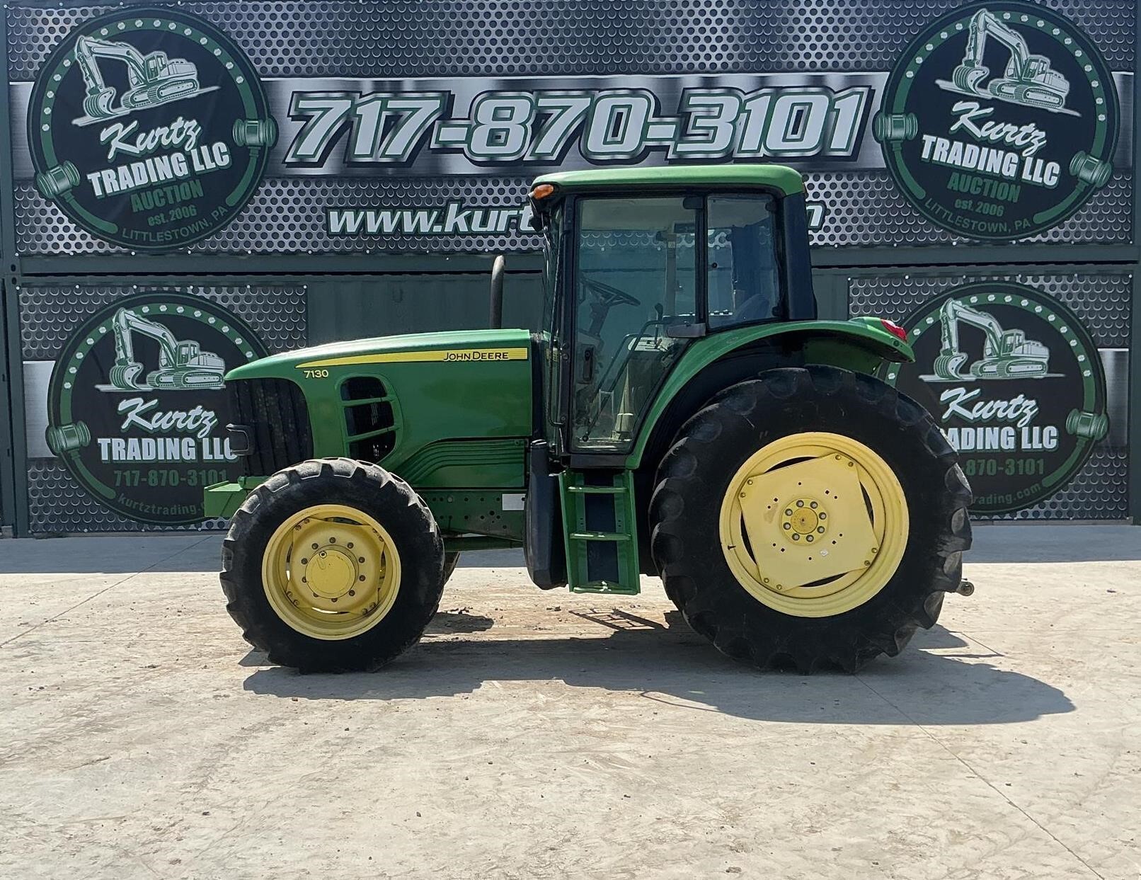 2010 JOHN DEERE 7130 in Littlestown, PA